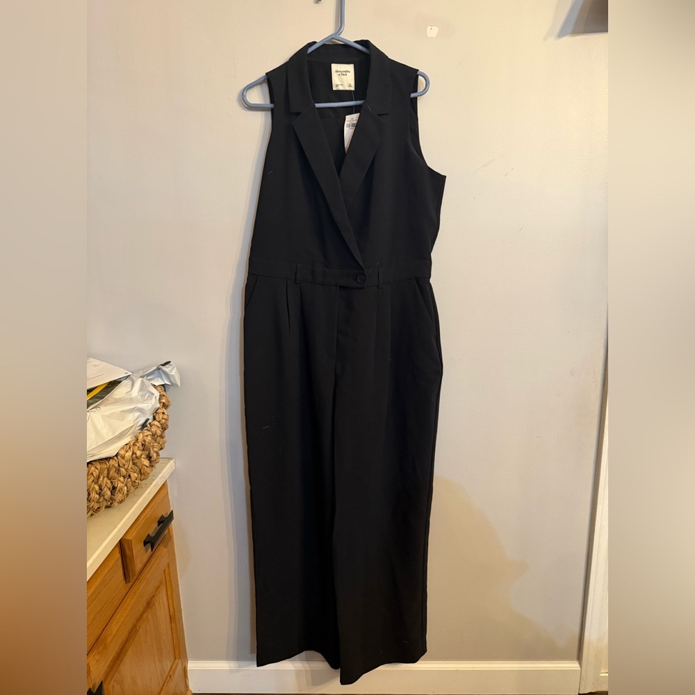 Abercrombie & Fitch Black Sleeveless Jumpsuit